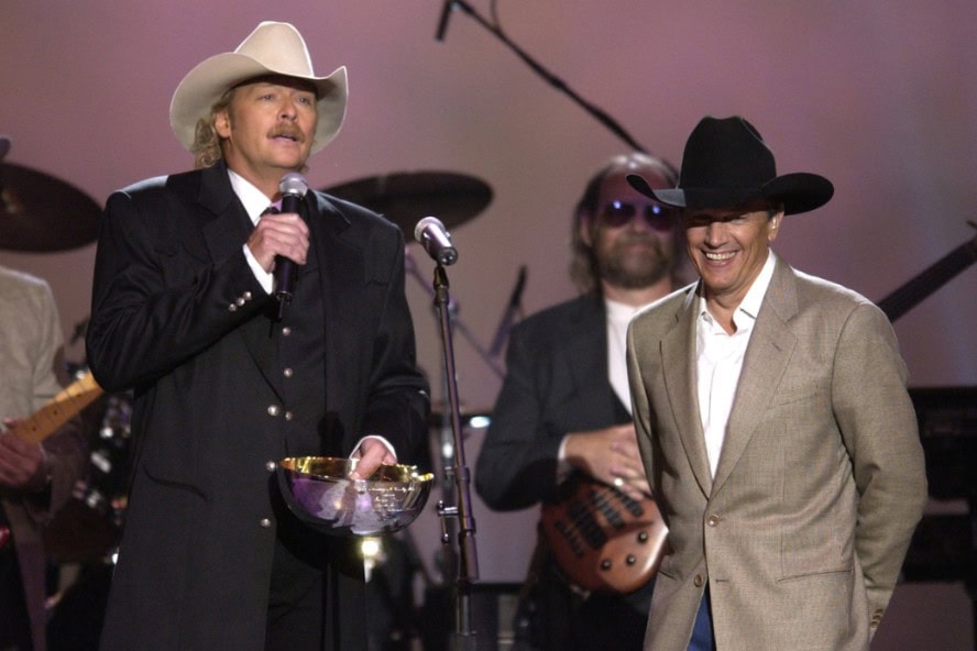 alan-jackson-george-strait-sing-remember-when-troubadour-20250316-152700