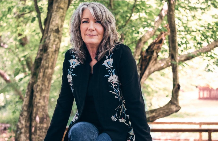 kathy-mattea-eighteen-wheels-and-a-dozen-roses-20250622-143507